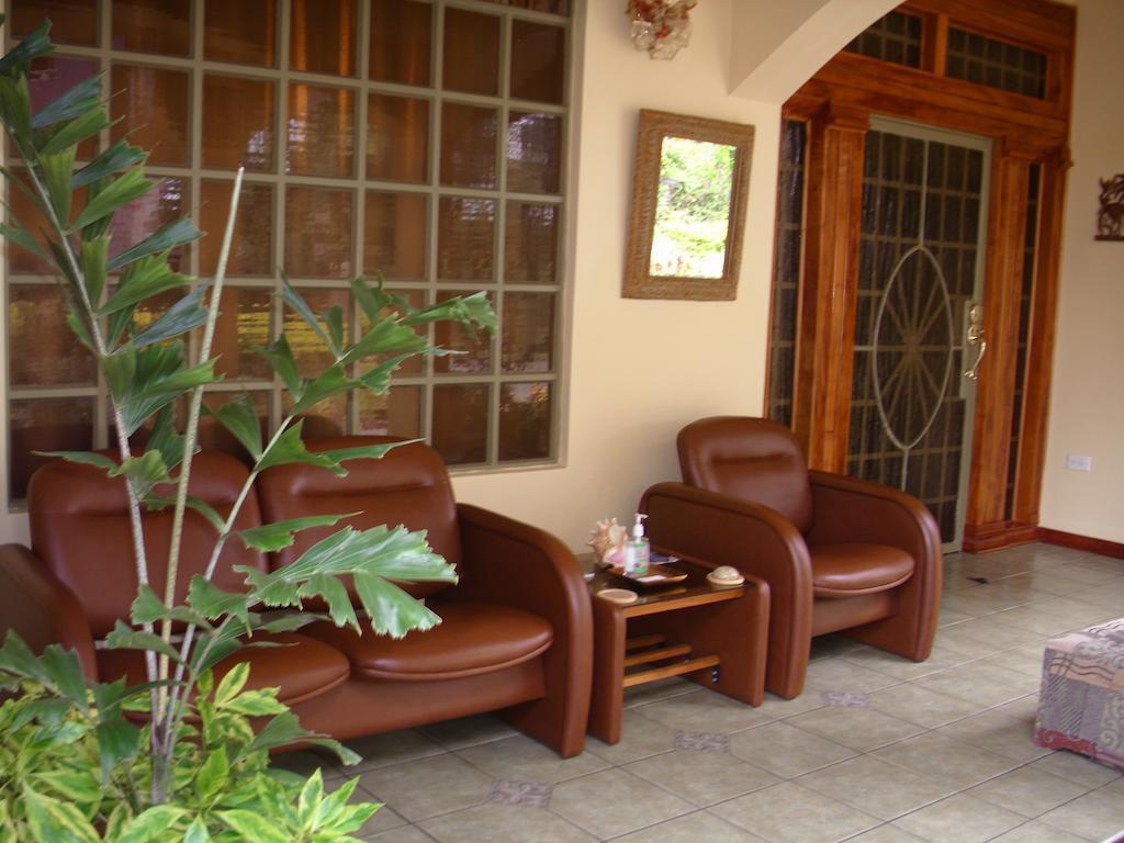 Bed and Breakfast Native Abode Bon Accord Village Екстер'єр фото