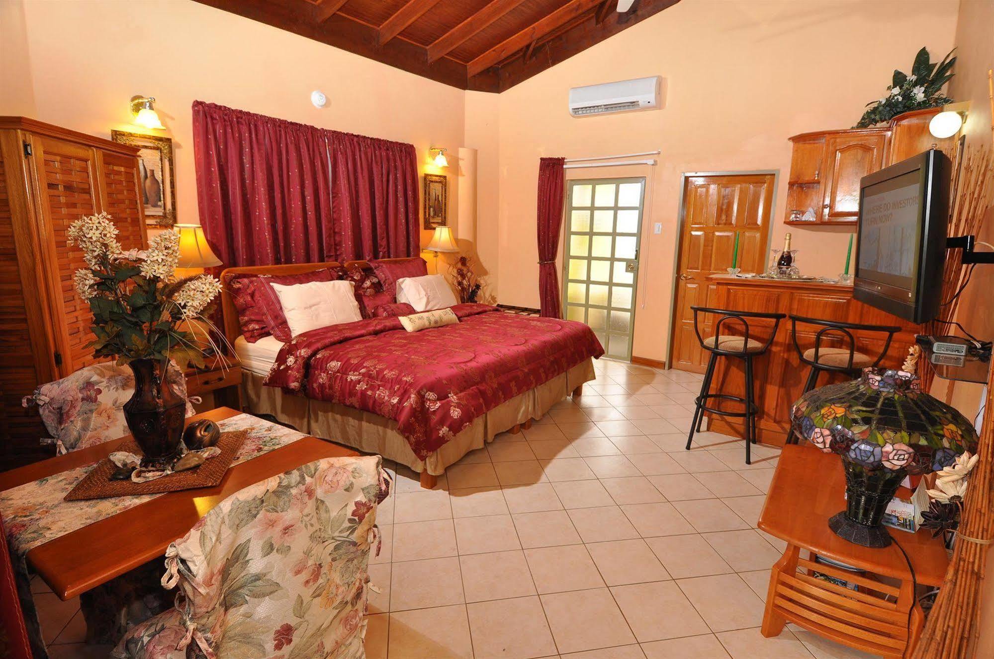 Bed and Breakfast Native Abode Bon Accord Village Екстер'єр фото