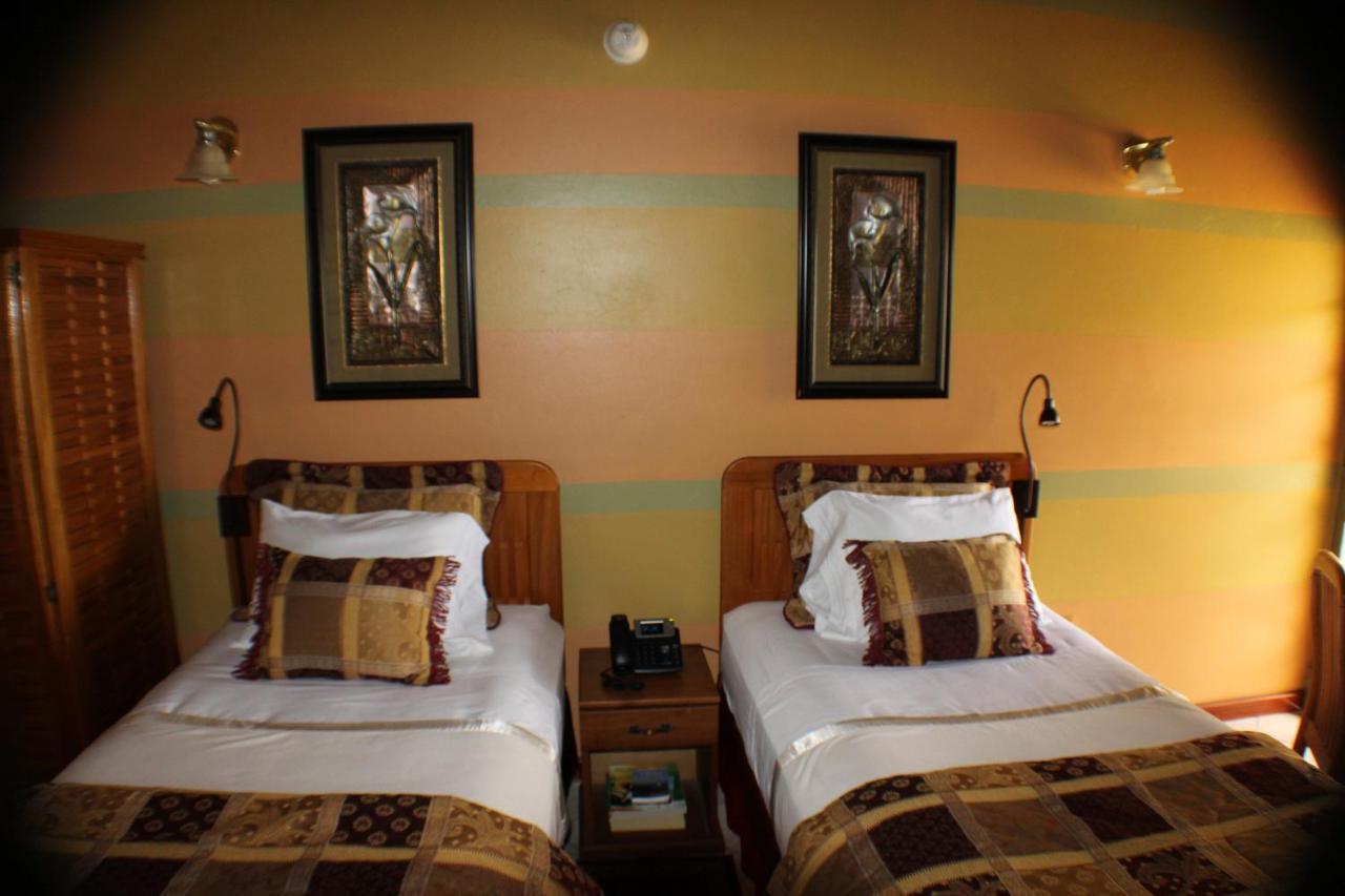 Bed and Breakfast Native Abode Bon Accord Village Екстер'єр фото